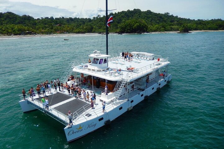 Catamaran Ocean King Manuel Antonio - Photo 1 of 11